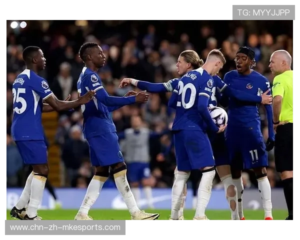 帕尔默点球射入球门右上角,切尔西补时平西汉姆联惊险带走一分 帕尔默点球射入球门右上角,切尔西补时平西汉姆联惊险带走一分