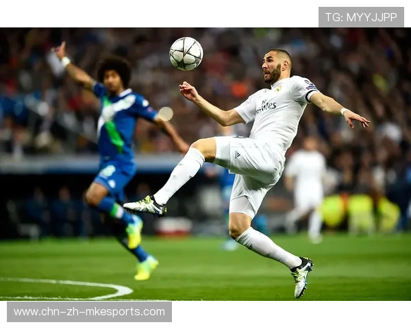 皇家马德里—本泽马右脚劲射破网